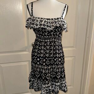 🏝️ Island 🏝️ Dress - Size Medium